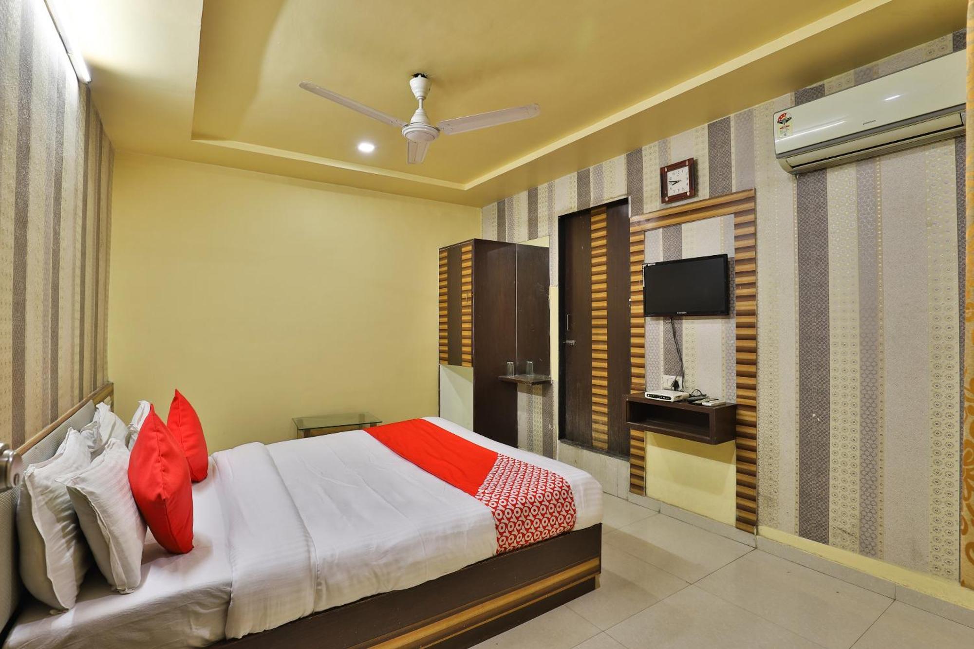 Spot On Hotel Shreeji Palace Ahmedabad Exterior foto